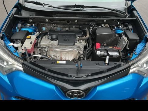 Used 2018 Toyota RAV4 SE w/ Power Extra Value Package AWD/4WD image 22