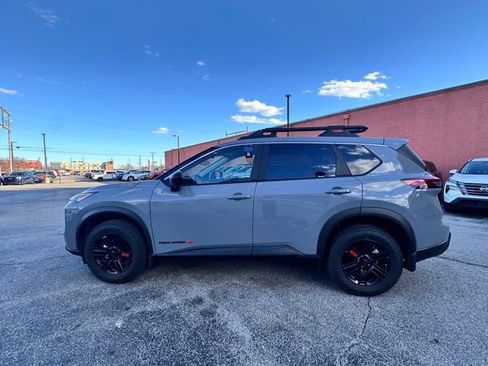 Certified 2025 Nissan Rogue SV image 5