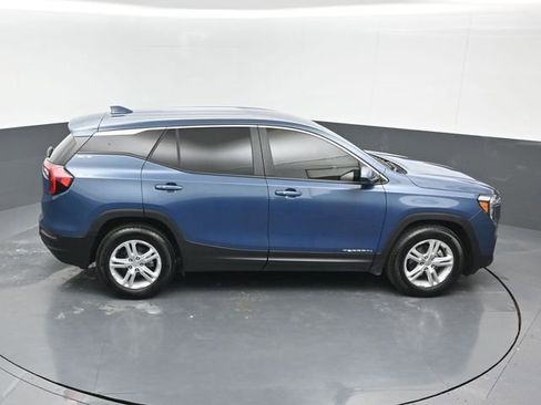 Used 2024 GMC Terrain SLE image 16