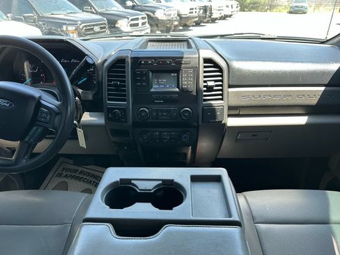 Used 2019 Ford F250 XL w/ Power Equipment Group AWD/4WD image 27
