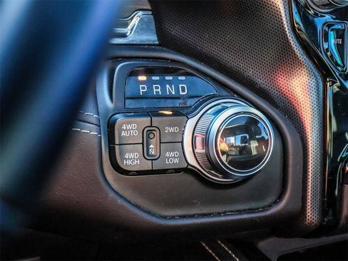 Used 2022 RAM 1500 Limited w/ Body Color Bumper Group image 32