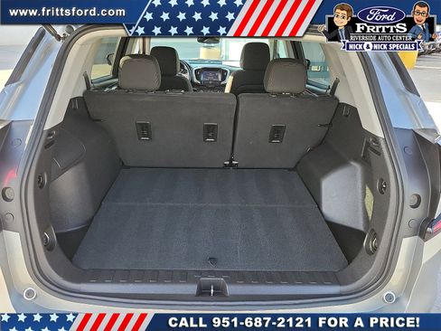 Used 2024 GMC Terrain SLE image 17