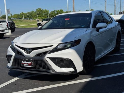 Used 2023 Toyota Camry SE FWD image 11