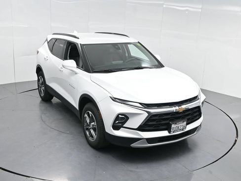 New 2025 Chevrolet Blazer LT w/ Convenience Package FWD image 59