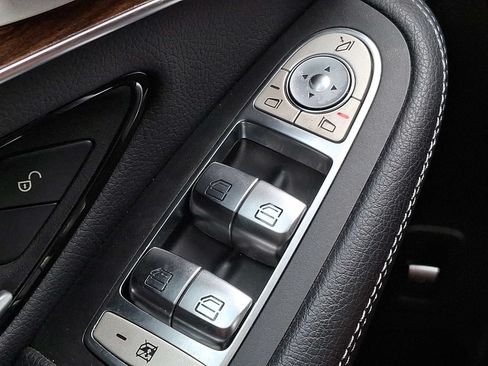 Used 2019 Mercedes-Benz GLC 300 4MATIC Coupe image 23