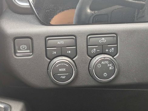 Used 2024 Chevrolet Silverado 1500 LT AWD/4WD image 23