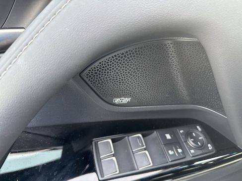 Used 2024 Lexus LX 600 F Sport image 9