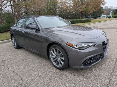 New 2025 Alfa Romeo Giulia w/ Driving Assist Package image 4