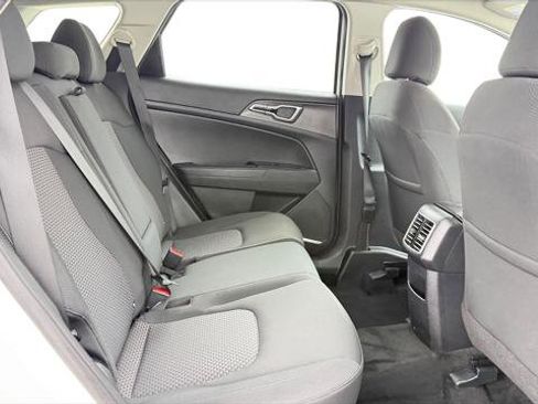 Used 2023 Kia Sportage LX image 19