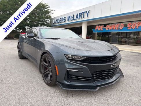 Used 2019 Chevrolet Camaro SS RWD image 2