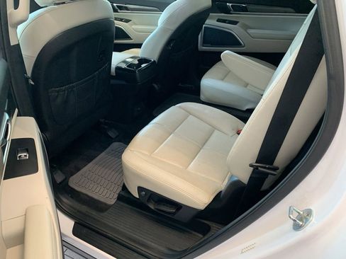 Used 2022 Kia Telluride EX w/ EX Premium Package AWD/4WD image 11