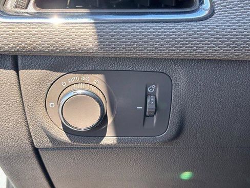 Used 2018 Chevrolet Cruze LS image 28