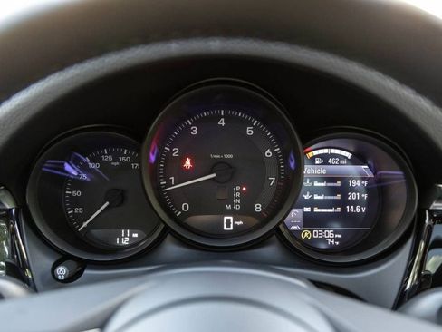 Certified 2026 Porsche Macan image 14