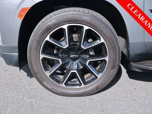 Used 2022 Chevrolet Tahoe RST w/ Luxury Package AWD/4WD image 11