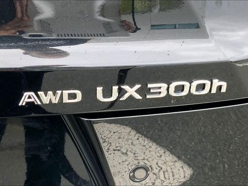 New 2026 Lexus UX 300h AWD image 15