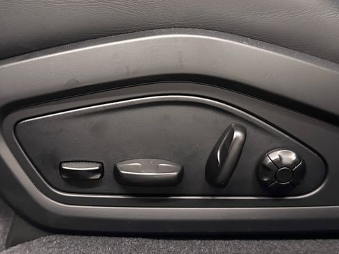 Used 2021 Porsche Taycan Turbo image 12