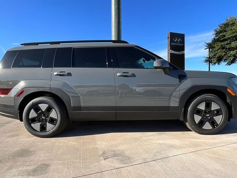 Used 2026 Hyundai Santa Fe SEL AWD/4WD image 16