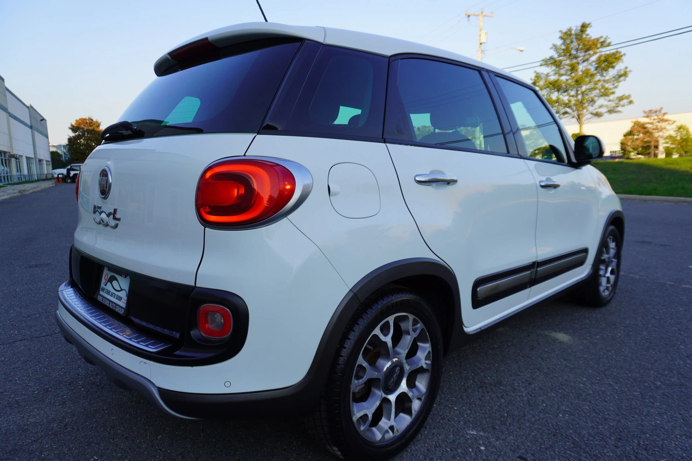 Used 2014 FIAT 500L Trekking w/ Popular Equipment Group FWD image 7