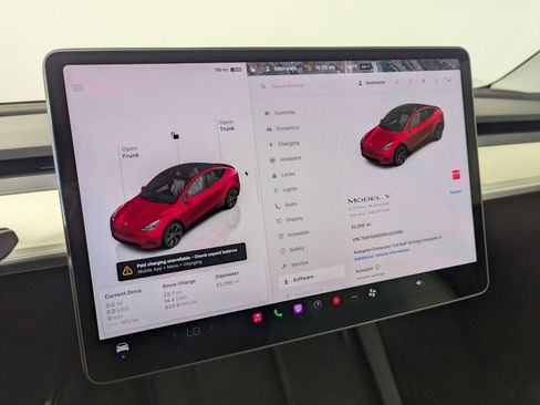 Used 2024 Tesla Model Y Long Range image 39