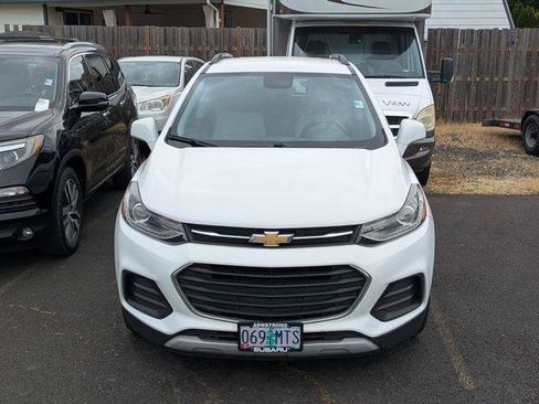 Used 2019 Chevrolet Trax LT w/ LT Convenience Package FWD image 11