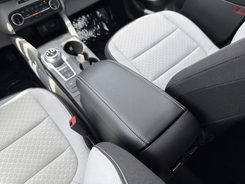 Used 2025 Ford Escape Active AWD/4WD image 20