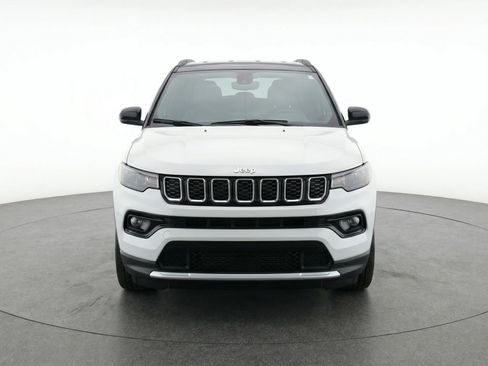 Used 2025 Jeep Compass Limited AWD/4WD image 2