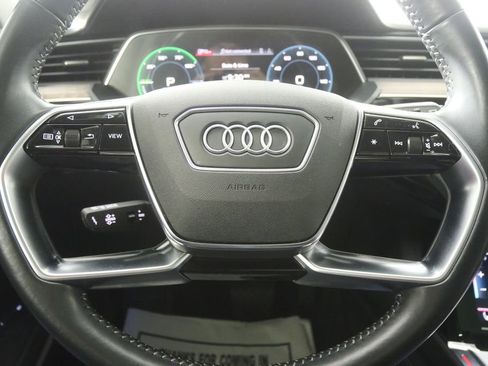 Used 2019 Audi e-tron Prestige w/ Prestige Package image 22