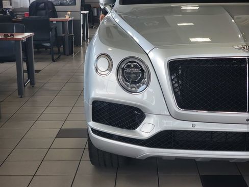 Used 2020 Bentley Bentayga image 3