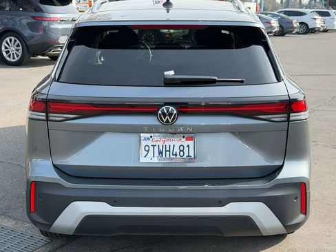 Used 2025 Volkswagen Tiguan S image 7