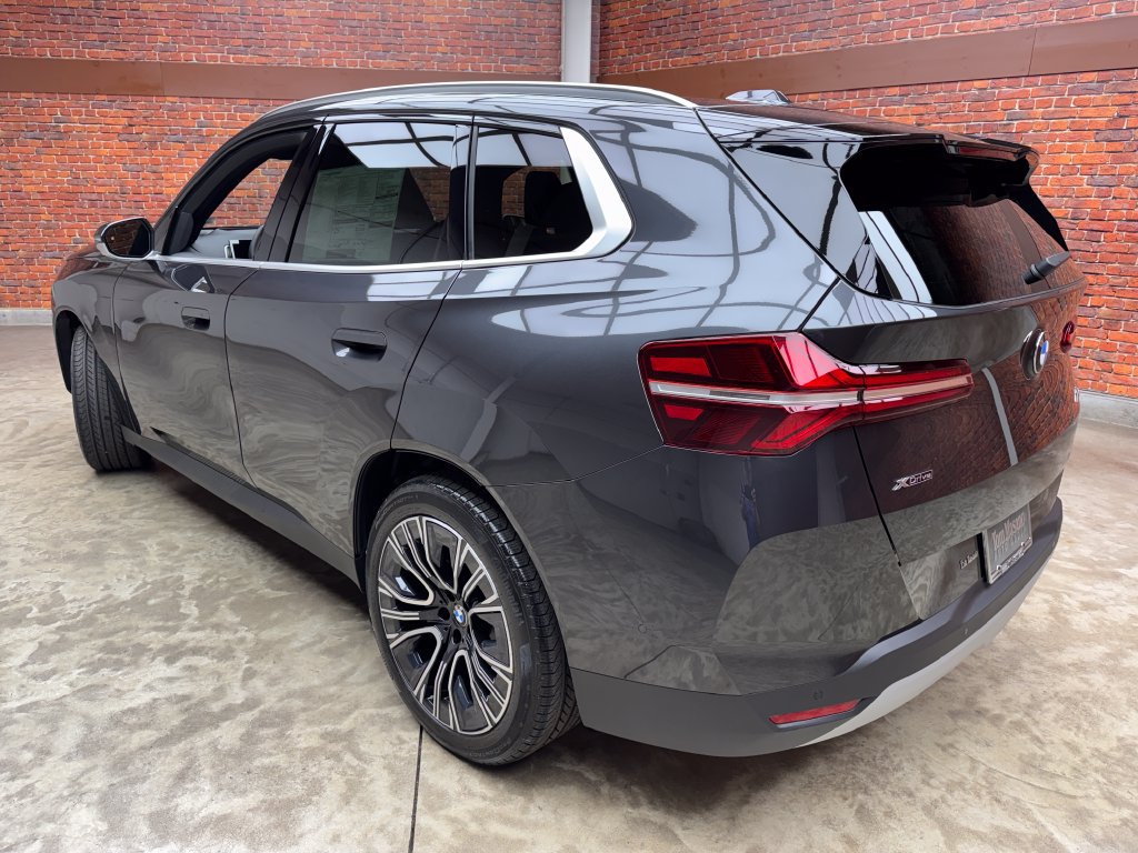 Used 2026 BMW X3 xDrive30i w/ Premium Package AWD/4WD image 2