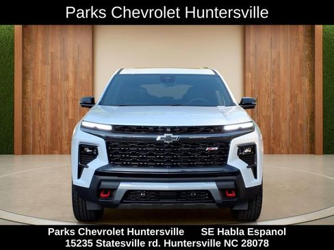 New 2026 Chevrolet Traverse Z71 w/ Enhanced Driving Package AWD/4WD image 2