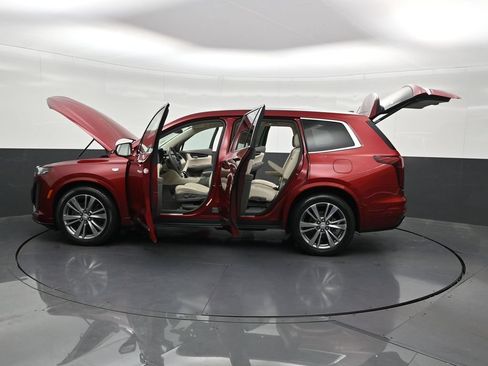 Used 2020 Cadillac XT6 Premium Luxury FWD image 35