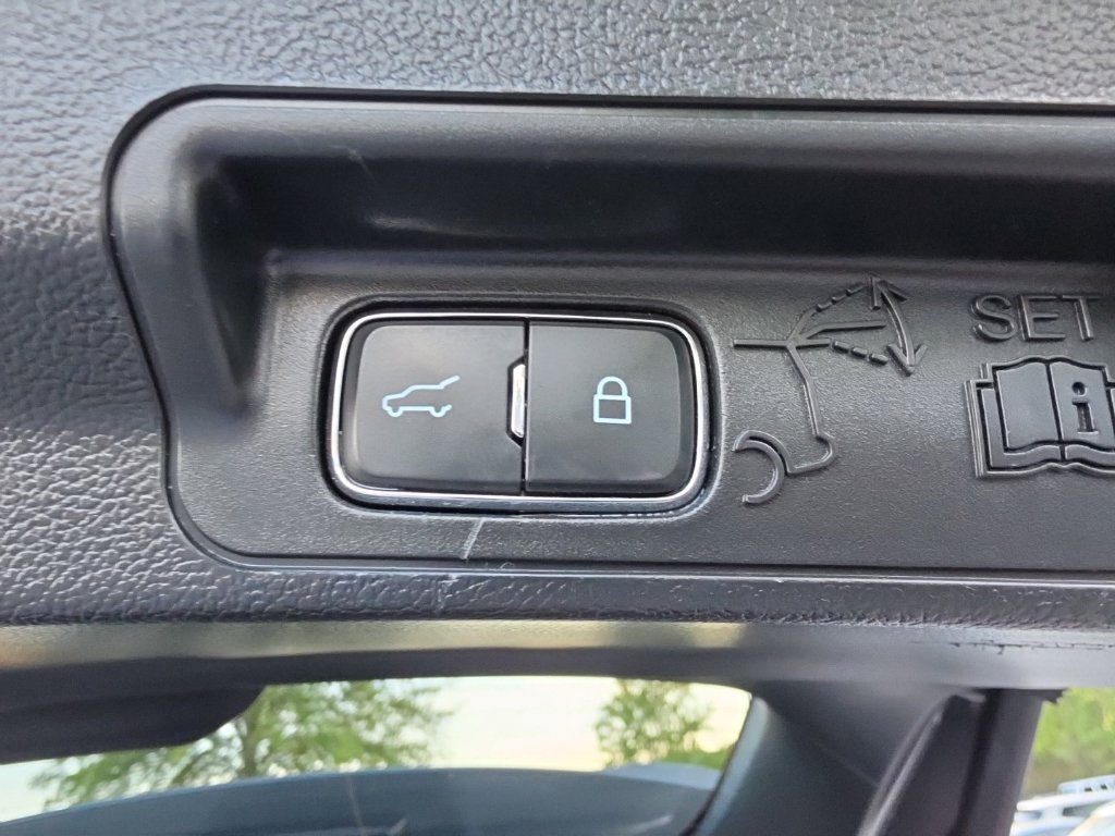Used 2024 Ford Explorer Limited RWD image 38