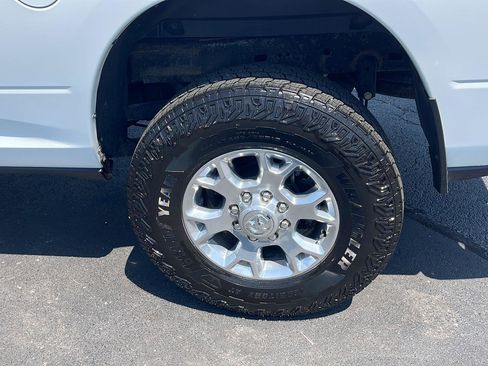 Used 2024 RAM 2500 Laramie AWD/4WD image 38
