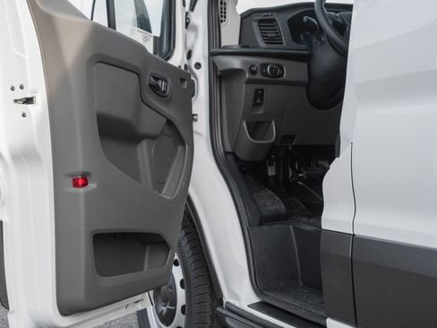 New 2026 Ford Transit 250 148 Medium Roof image 30