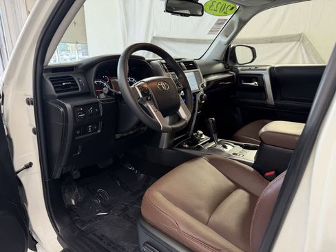 Used 2023 Toyota 4Runner Limited AWD/4WD image 9