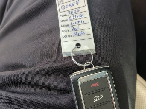 Certified 2025 Jeep Grand Cherokee L Limited w/ Luxury Tech Group II image 46