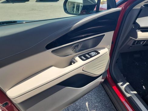 New 2025 Lincoln Nautilus Premier image 15