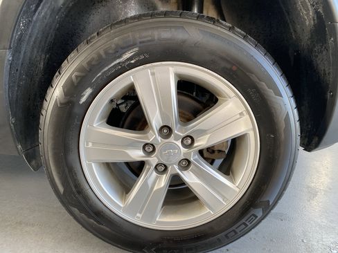 Used 2019 Chevrolet Trax LS w/ Tint and Cruise Package image 28