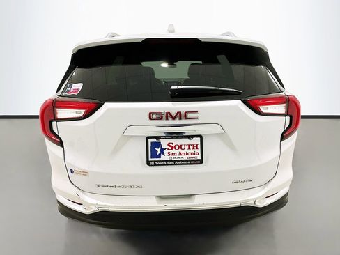 Used 2024 GMC Terrain SLT image 6