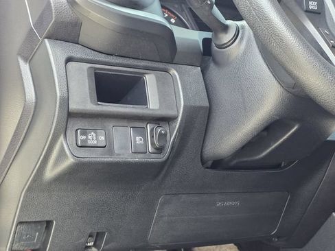 Used 2019 Toyota Tacoma SR w/ SR Convenience Package RWD image 18