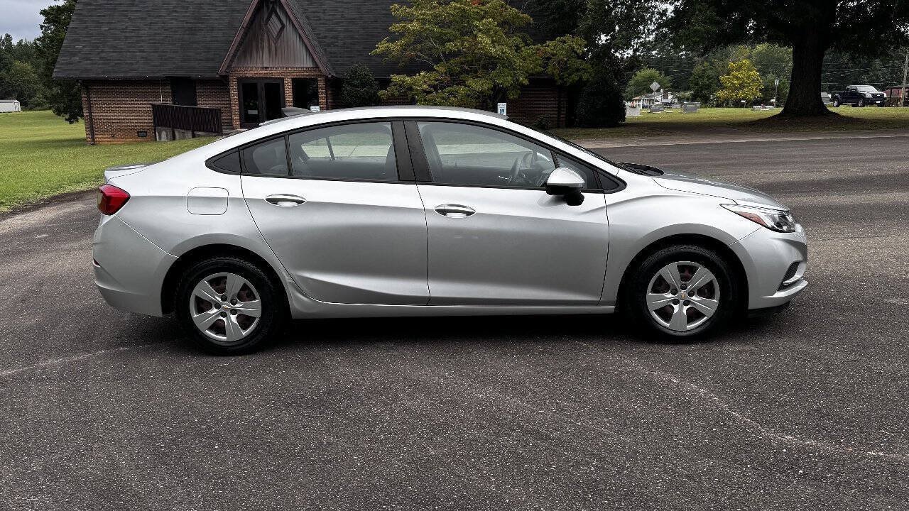 Used 2018 Chevrolet Cruze LS FWD image 9