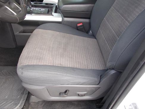 Used 2012 RAM 1500 Big Horn w/ Luxury Group image 28