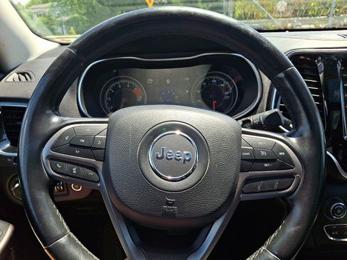 Used 2019 Jeep Cherokee Limited AWD/4WD image 19