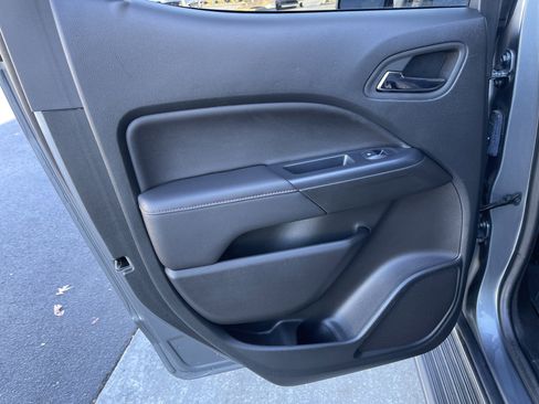 Used 2022 GMC Canyon AT4 image 27