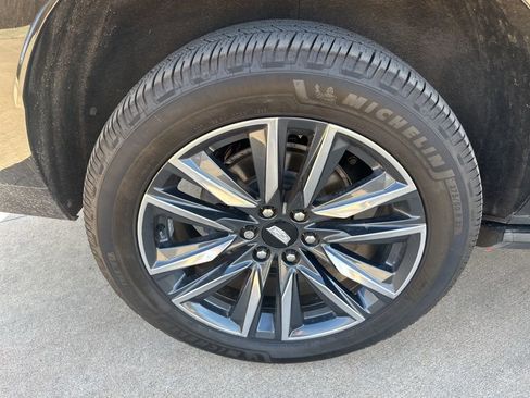 Used 2021 Cadillac Escalade Sport w/ Driver Assist Tech Package image 11