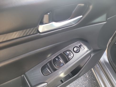 Used 2025 Nissan Altima 2.5 SV FWD image 17