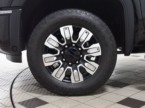 Used 2025 GMC Sierra 2500 Denali w/ Denali Reserve Package AWD/4WD image 28