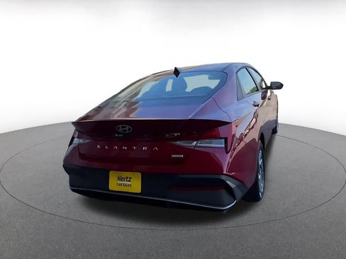 Used 2026 Hyundai Elantra Hybrid FWD image 13