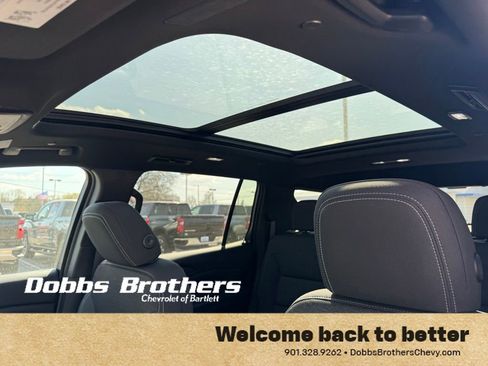 New 2026 Chevrolet Traverse LT w/ Sun and Wheel Package FWD image 28